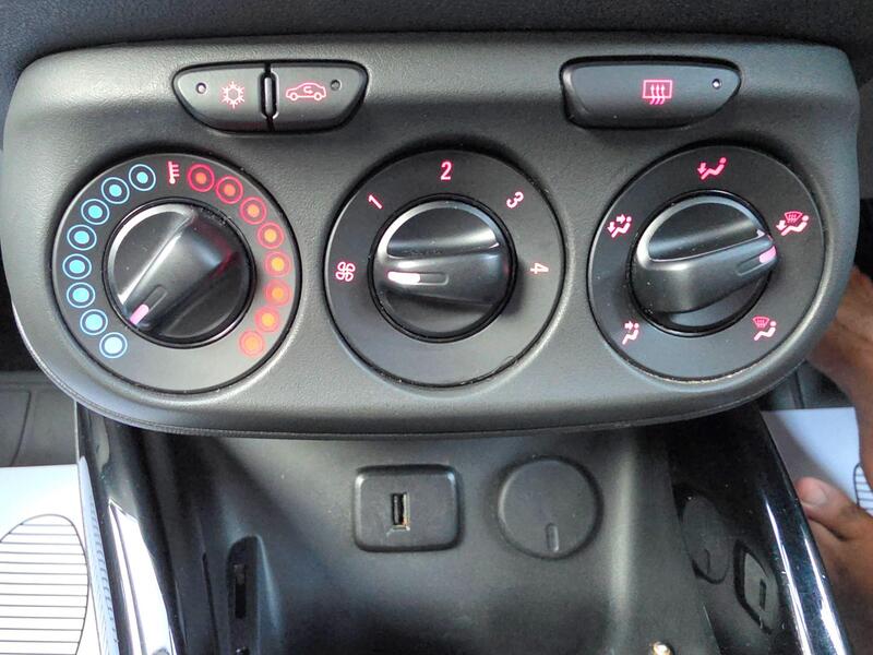 Vauxhall Corsa 1.4i SE Auto Euro 6 5dr thumbnail 43