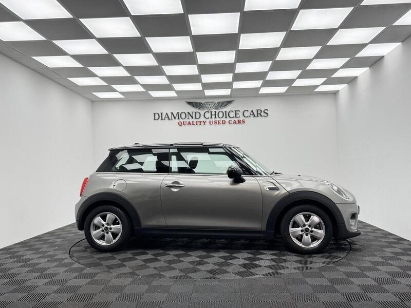 Mini Hatch view 7