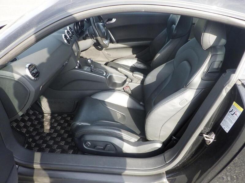 Audi TT view 3