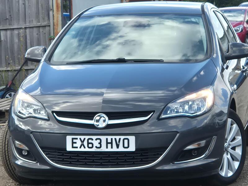 2013 Vauxhall Astra in Grey for sale