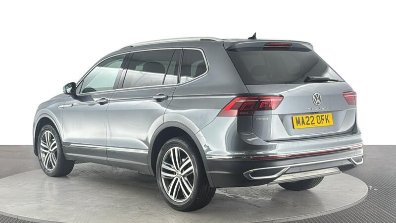 Volkswagen Tiguan Allspace view 6