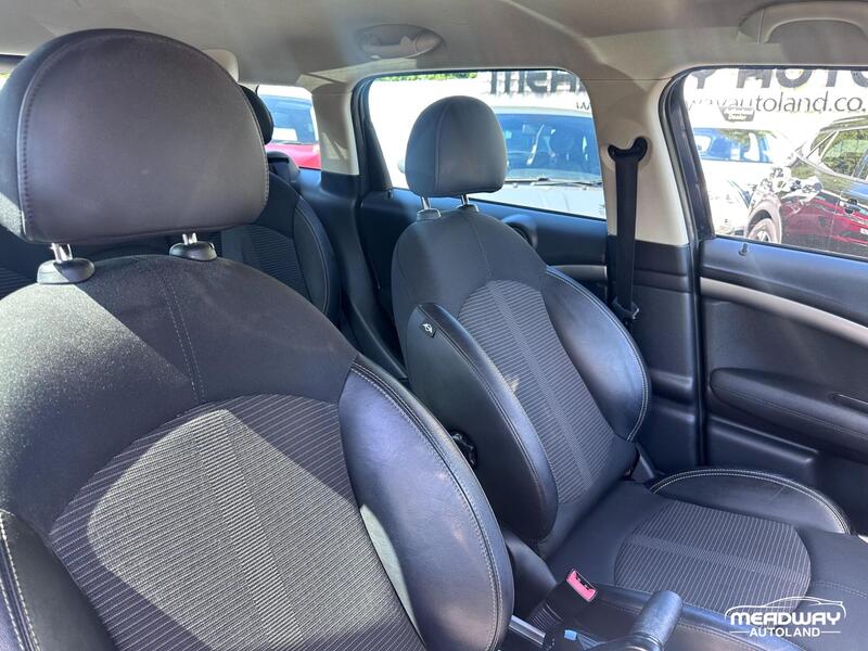 Mini Countryman view 3