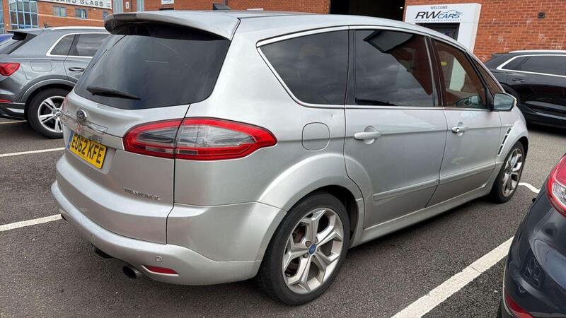 Ford S-Max view 4