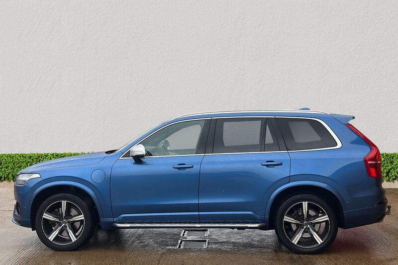 Volvo XC90 view 4