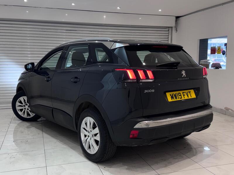 Peugeot 3008 view 2