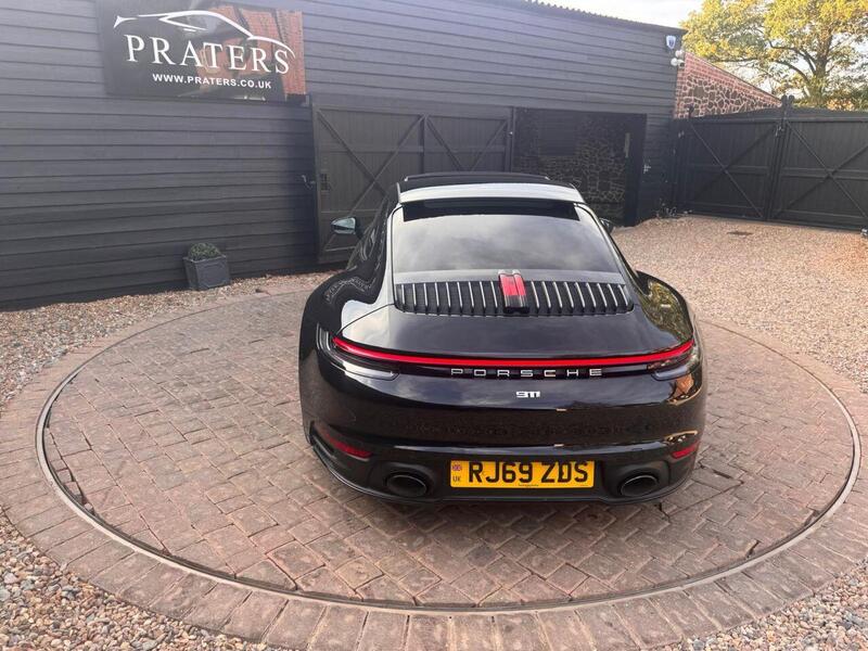 Porsche 911 view 3