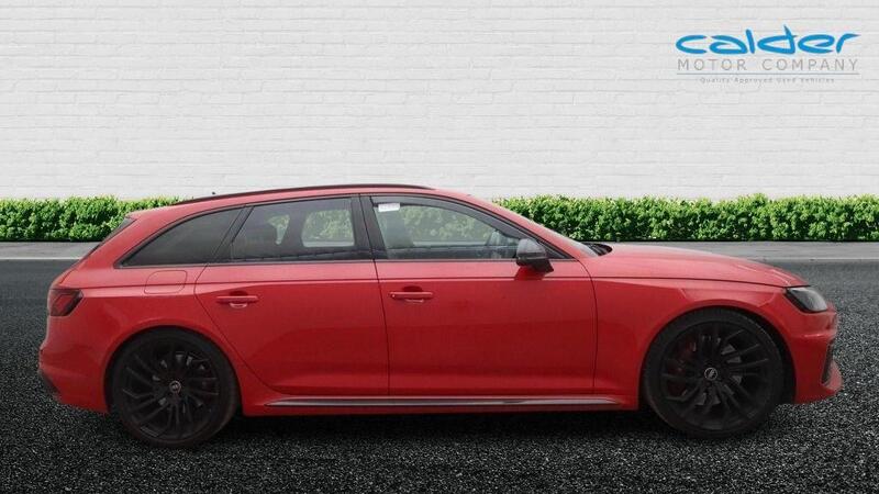 Audi RS4 Avant view 5