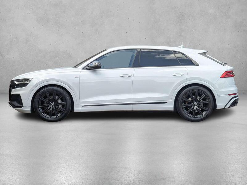Audi Audi Q8 view 4