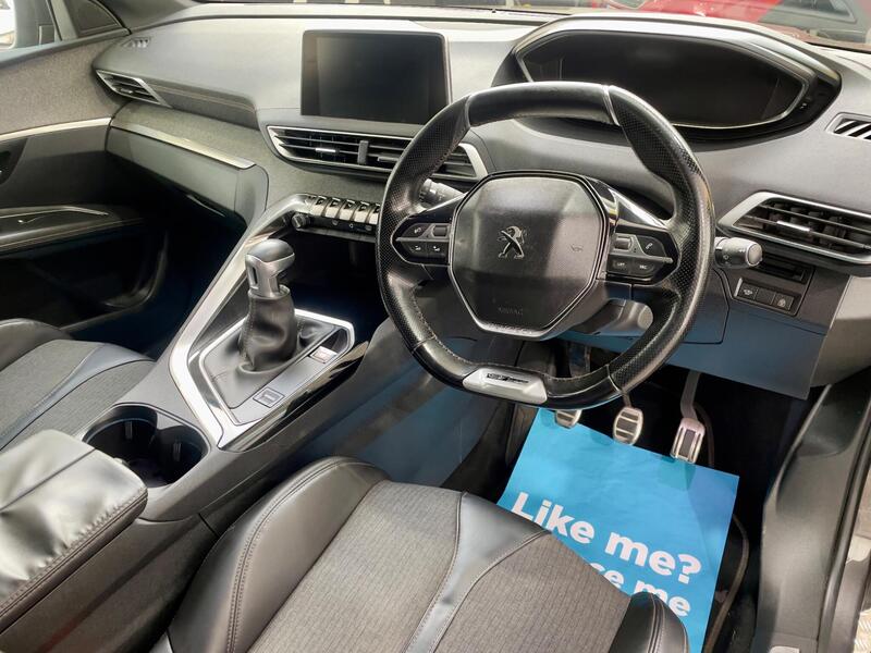 Peugeot 3008 view 5