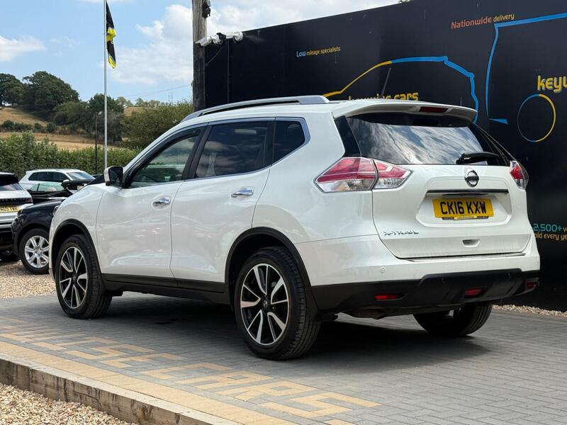 Nissan X-Trail view 3