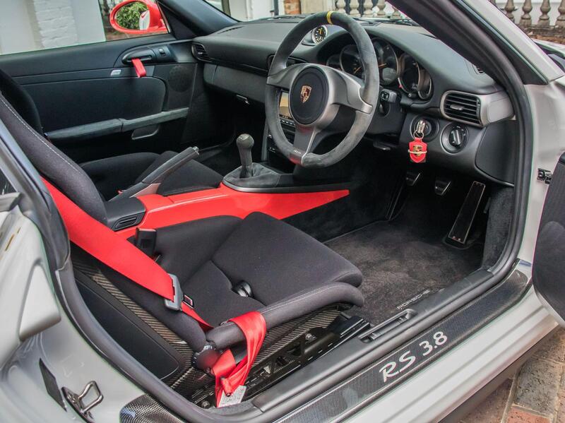 Porsche 911 view 3