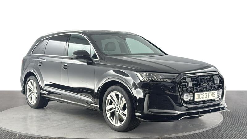Audi Q7 view 2