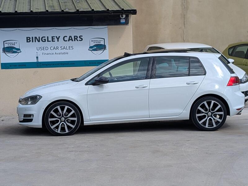 Volkswagen Golf view 3