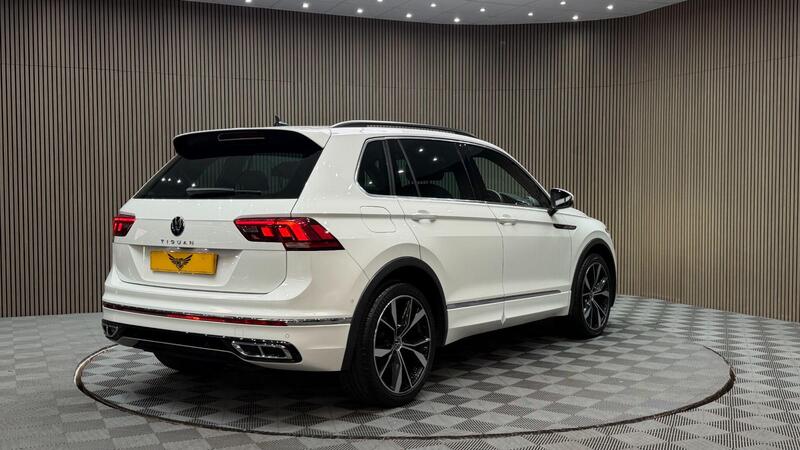 Volkswagen Tiguan view 5