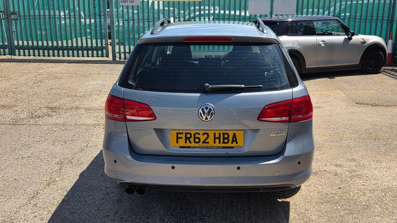 Volkswagen Passat view 6