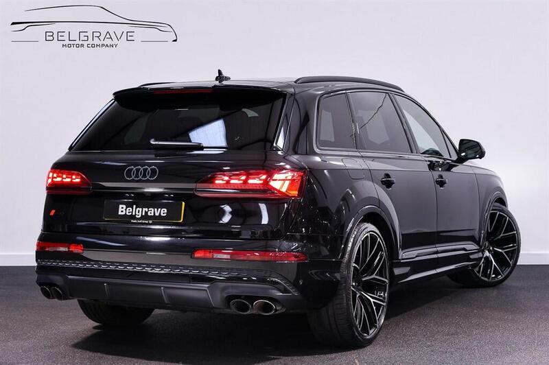 Audi SQ7 view 3