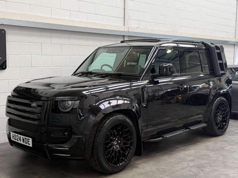 Land Rover Defender 110 view 3