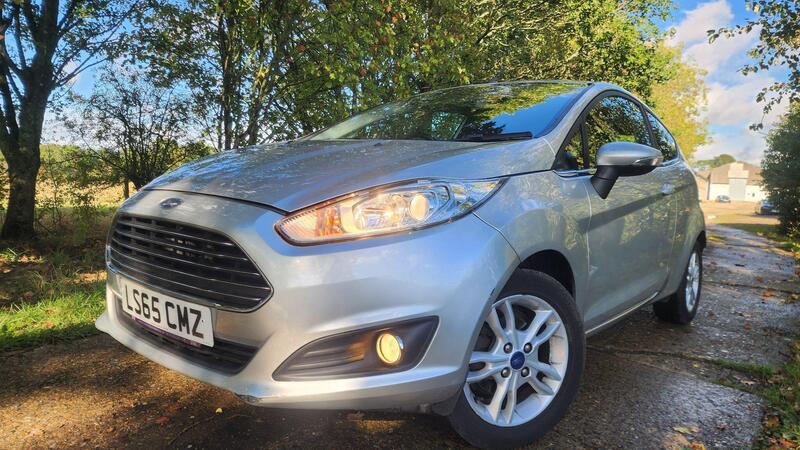 2015 Ford Fiesta — photo 2