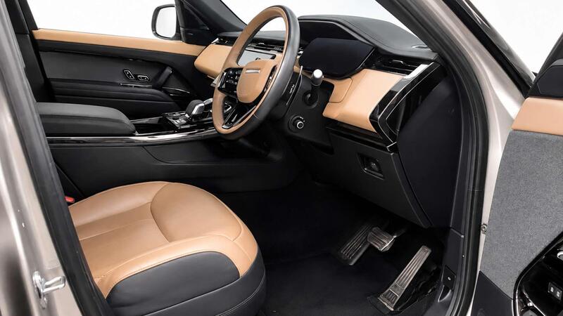 Land Rover Range Rover Sport view 2