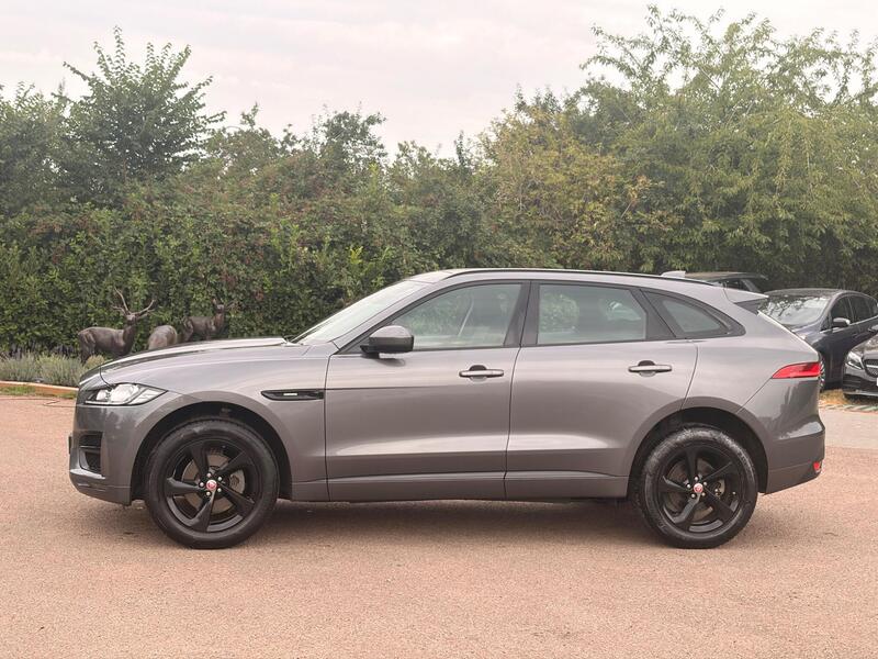 Jaguar F-Pace view 4