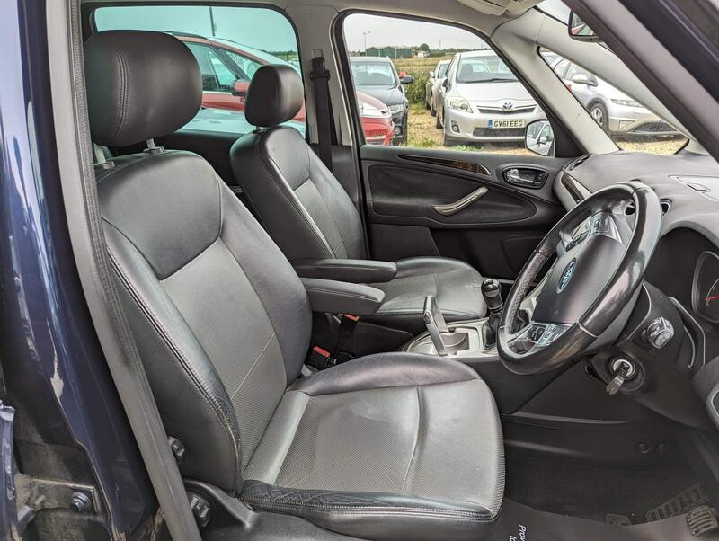 Ford Galaxy view 7