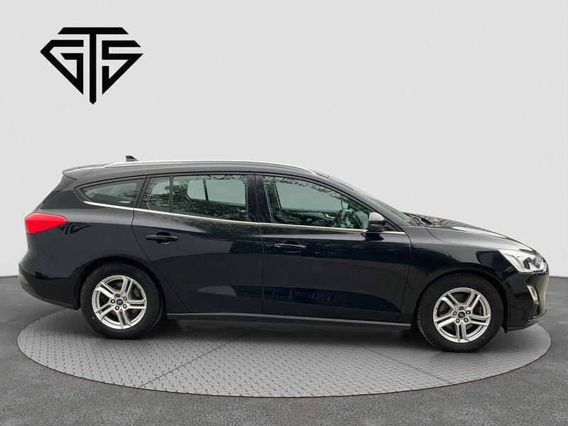 Ford Focus view 2