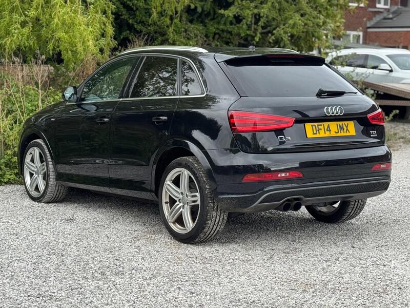 Audi Q3 view 6