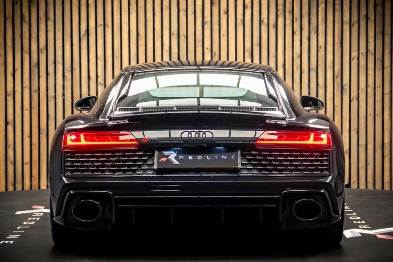 Audi R8 view 6