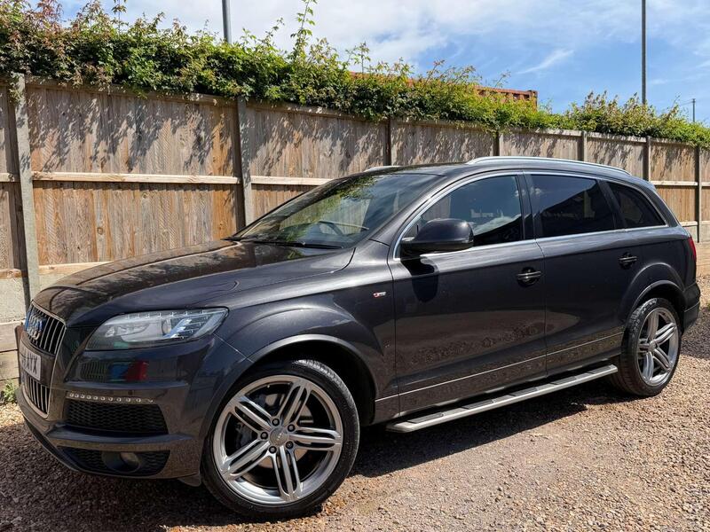 Audi Audi Q7 view 4
