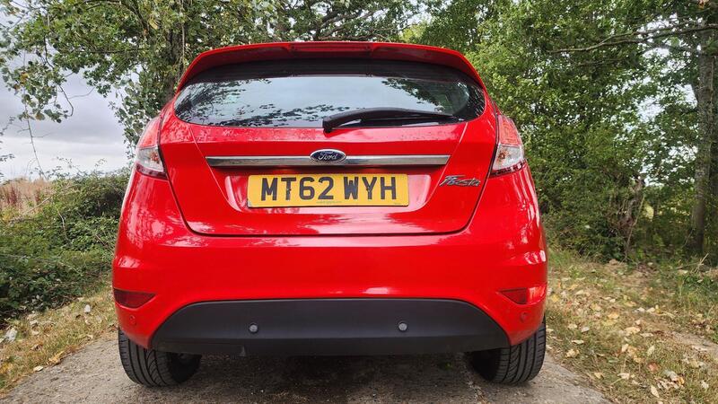 2012 Ford Fiesta — photo 10