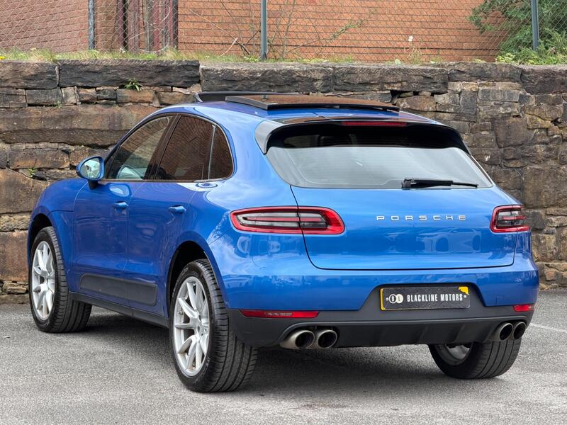 Porsche Macan view 5