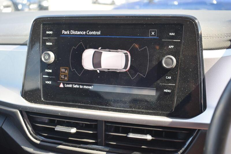 Volkswagen T-Roc view 2