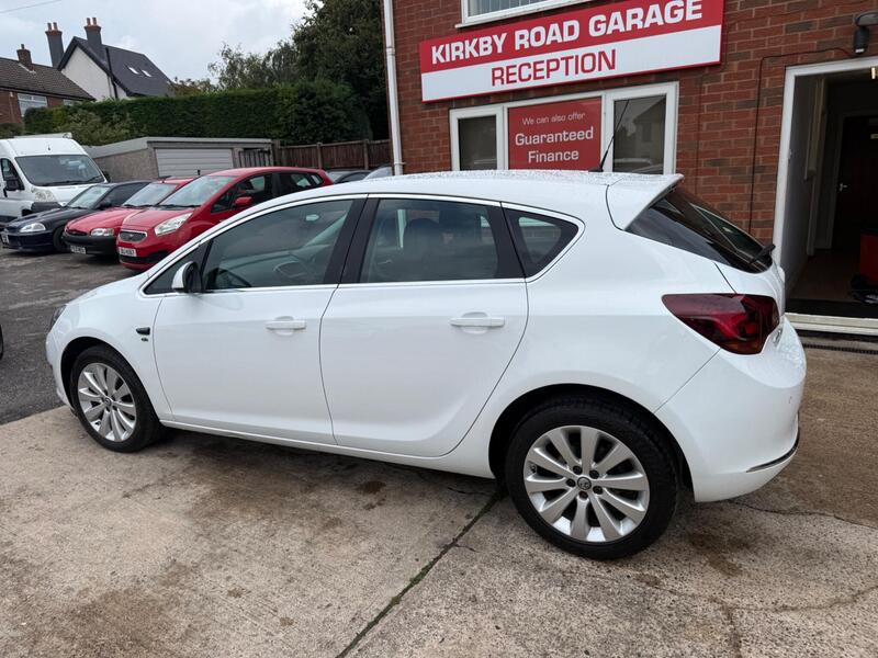 Vauxhall Astra view 3