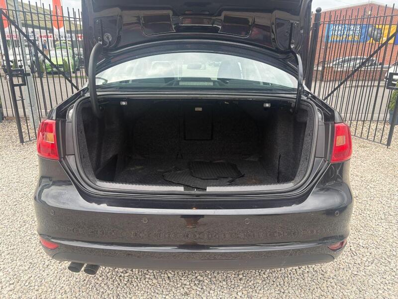 Volkswagen Jetta view 7