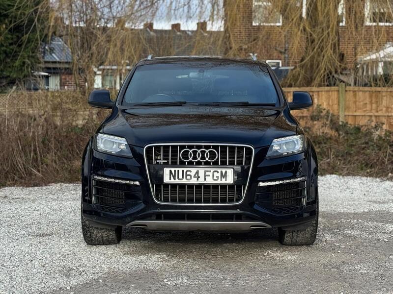 Audi Q7 view 4