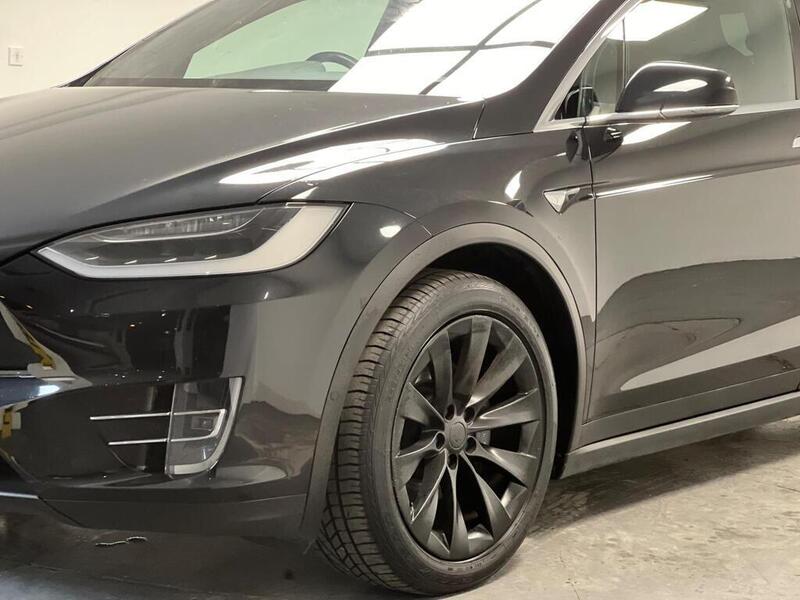 Tesla Tesla Model X view 3