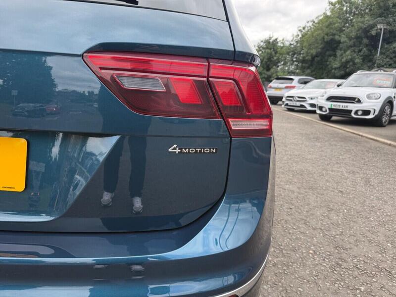 Volkswagen Tiguan view 6