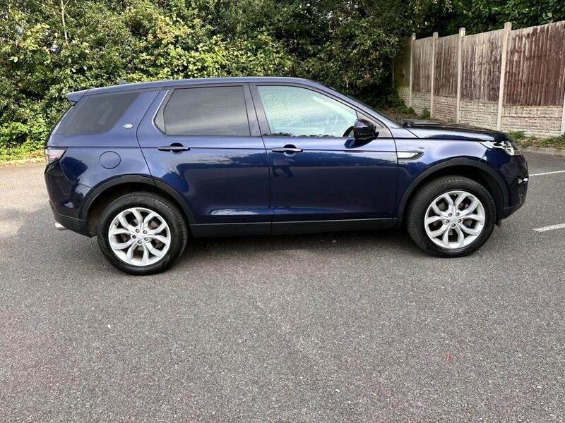 Land Rover Discovery Sport view 7