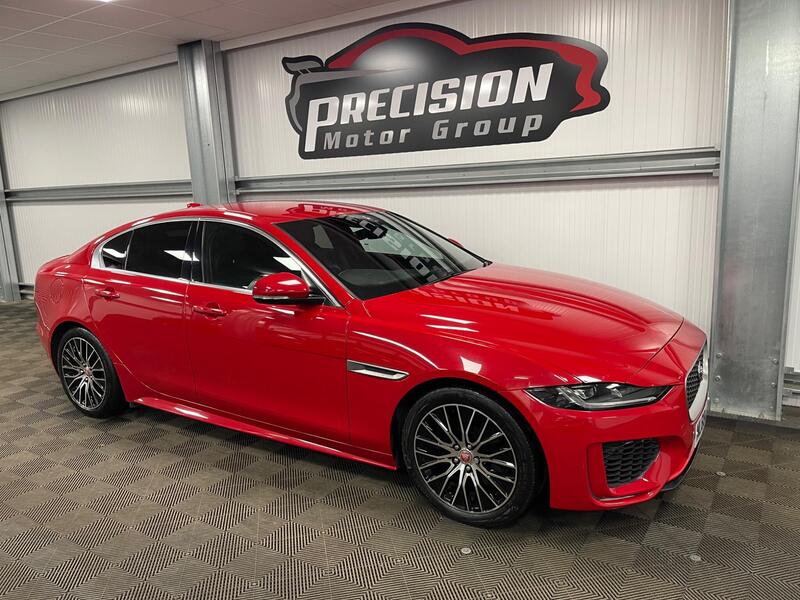 Jaguar Xe view 3