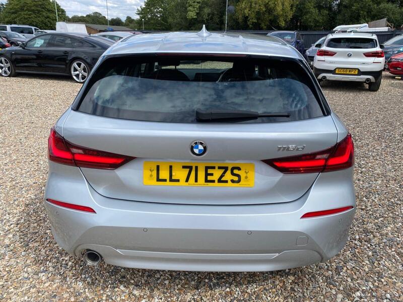 BMW 1 Series view 6