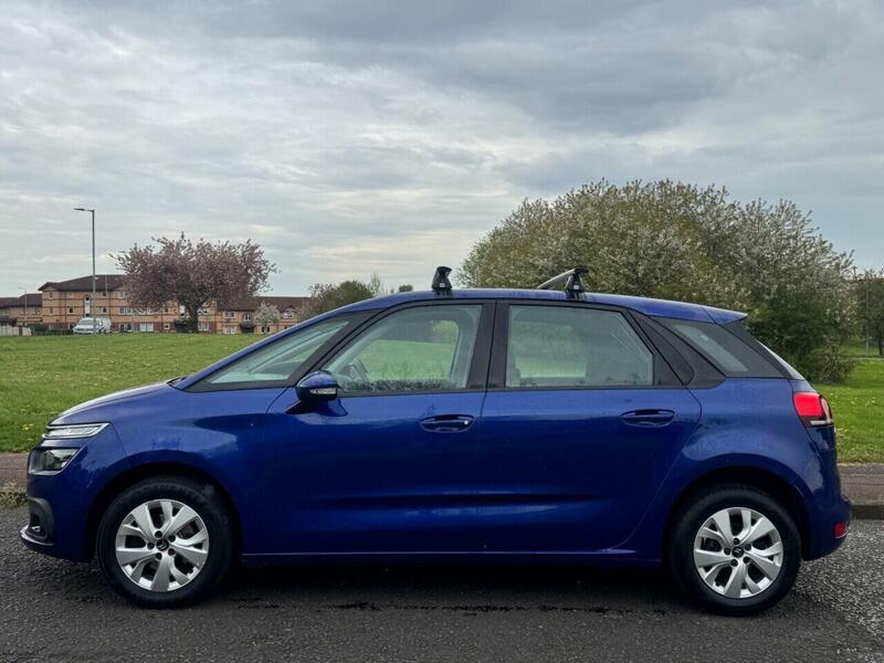 Citroen C4 Picasso view 2
