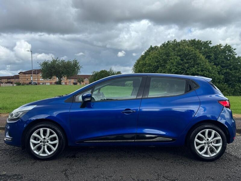 Renault Clio view 2