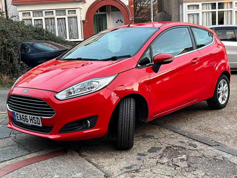 Ford Fiesta view 3