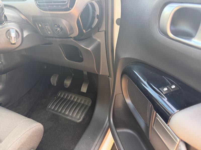 Citroen C4 Cactus view 6