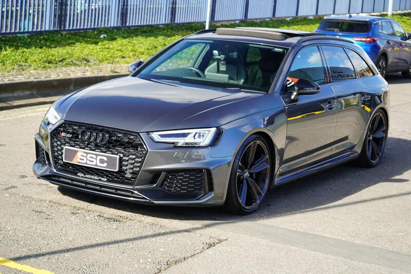 Audi RS4 view 6