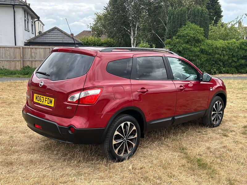 Nissan Qashqai+2 view 5