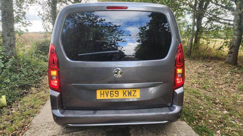 2019 Vauxhall Combo Life — photo 9