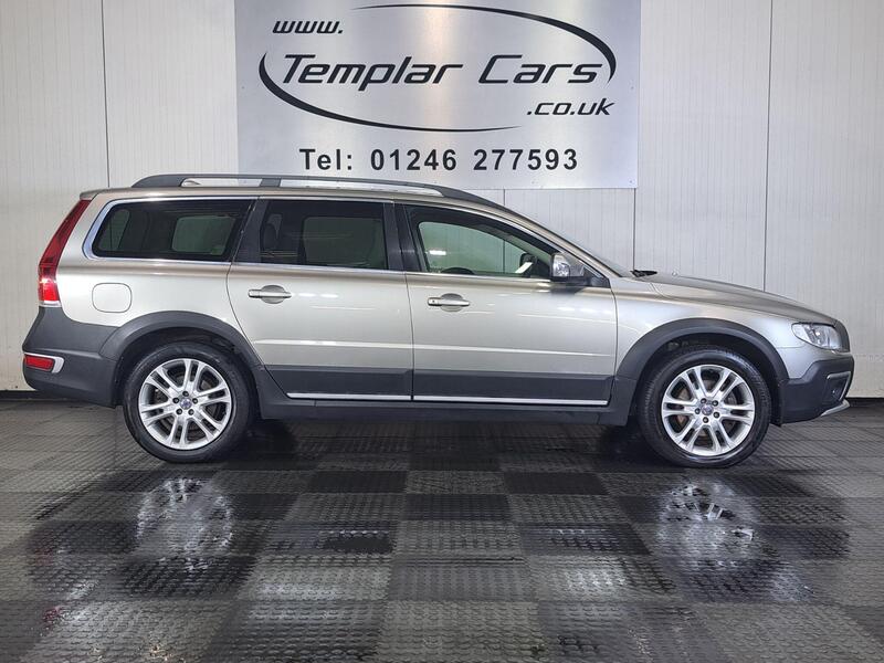 Volvo XC70 view 3