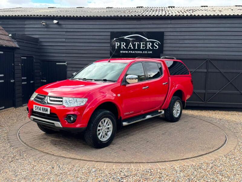 Mitsubishi L200 view 2
