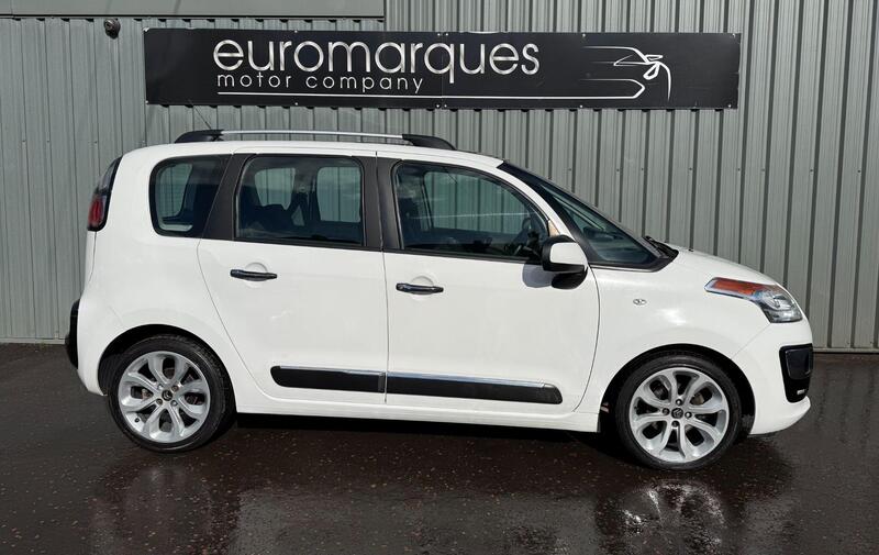 Citroen C3 Picasso view 2